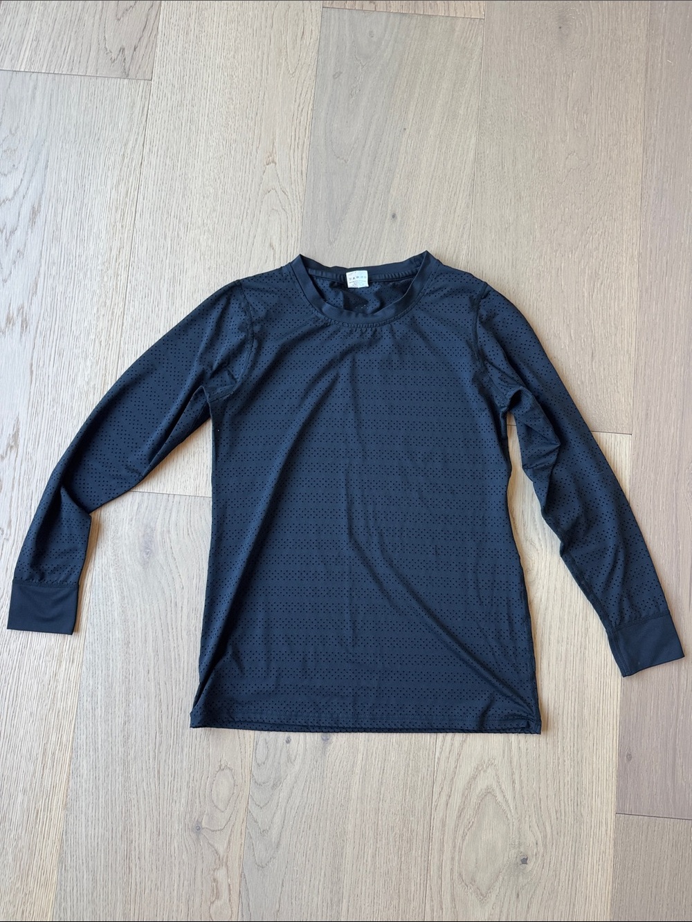 ZYIA Long Sleeve Perforated Tee Women’s Medium Black Training Athletic Running